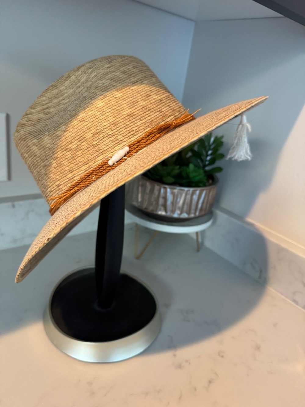 Legítimo Sahuayo Straw Hat with Braided Accent. Size 56 or size 7 - Medium. - Picture 11 of 12